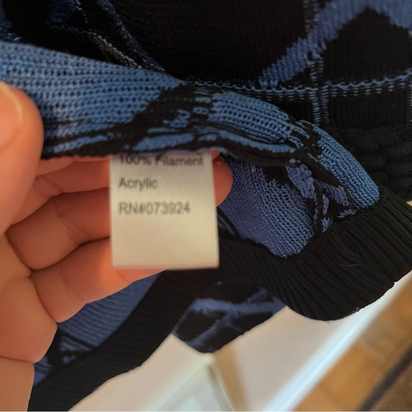 Ming Wang Black & Blue Sweater - Picture 5 of 8